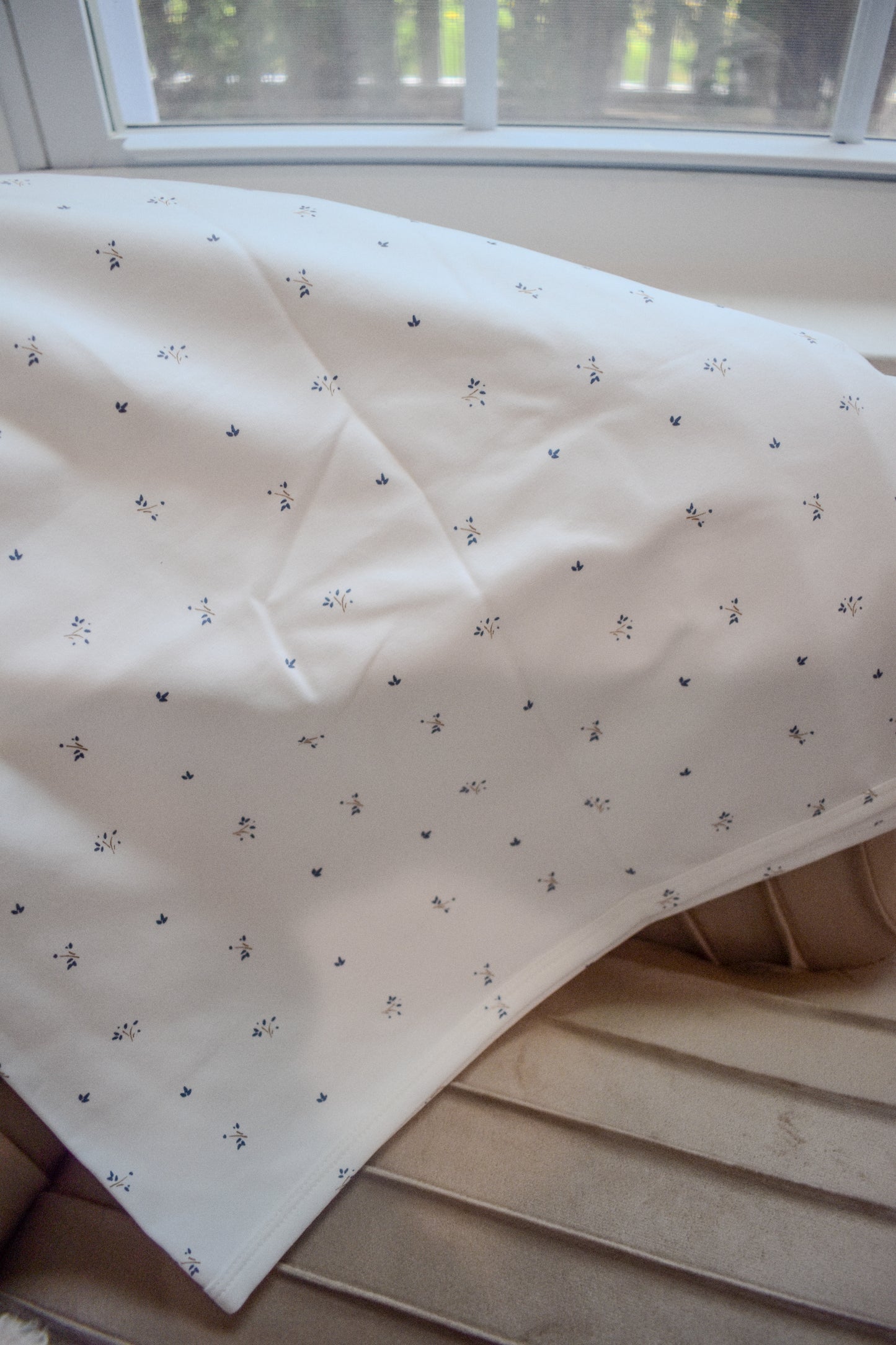 Leafs & Pleats Blanket